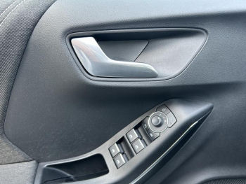 Photo 9 du bon plan FORD Puma 1.0 Flexifuel 125ch S&S mHEV Titanium occasion à 21390 €
