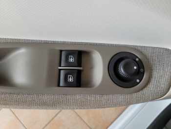 Photo 10 du bon plan RENAULT Zoe Zen charge normale R90 MY19 occasion à 8490 €