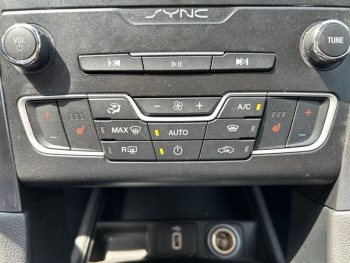 Photo 13 du bon plan FORD Mondeo 2.0 EcoBlue 150ch Titanium BVA 5p occasion à 19200 €