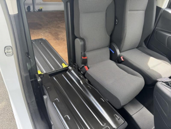 Photo 16 du bon plan OPEL Combo Cargo VUL M 650kg BlueHDi 100ch S&S occasion à 17990 €