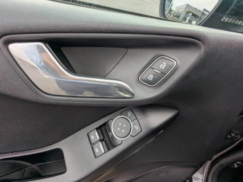 Photo 11 du bon plan FORD Fiesta 1.1 85ch Trend 5p Euro6.2 occasion à 11490 €