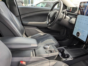 Photo 7 du bon plan FORD Mustang Mach-E 269ch Standard Range 76kWh 7cv occasion à 28990 €