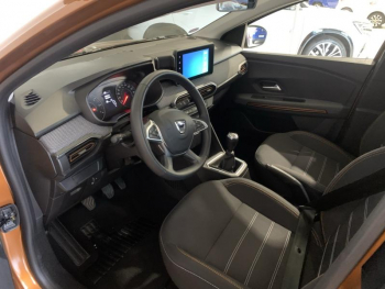 Photo 6 du bon plan DACIA Sandero 1.0 TCe 90ch Stepway Confort -22 occasion à 14490 €