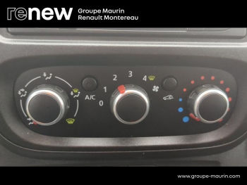 Photo 19 du bon plan RENAULT Trafic Fg VUL L1H1 1000 2.0 dCi 120ch Grand Confort E6 occasion à 14900 €