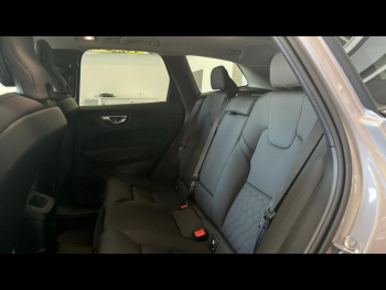 Photo 6 du bon plan VOLVO XC60 T6 Hybride Rechargeable 350ch Ultra Style Dark Geartronic 8 AWD occasion à 71990 €
