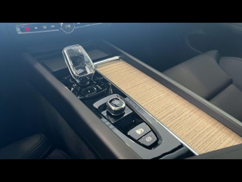 Photo 14 du bon plan VOLVO XC60 T6 Hybride Rechargeable 350ch Ultra Style Dark Geartronic 8 AWD occasion à 71990 €
