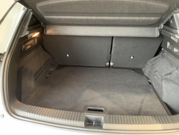 Photo 5 du bon plan RENAULT Austral 1.2 E-Tech full hybrid 200ch Iconic occasion à 33890 €