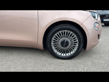 Photo 4 du bon plan FIAT 500 e 95ch Pack Confort MY23 occasion à 14990 €