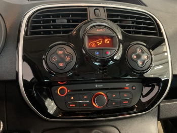 Photo 11 du bon plan RENAULT Kangoo 1.5 dCi 110ch energy Intens Euro6 occasion à 14990 €