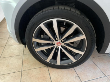 Photo 19 du bon plan JAGUAR E-Pace 2.0D 180ch R-Dynamic HSE AWD BVA9 occasion à 27890 €