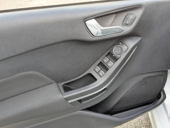 Photo 9 du bon plan FORD Fiesta 1.0 EcoBoost 125ch mHEV ST-Line 5p occasion à 14990 €