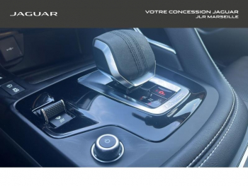 Photo 17 du bon plan JAGUAR E-Pace P300e PHEV R-Dynamic SE BVA AWD occasion à 42990 €