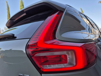 Photo 15 du bon plan VOLVO XC40 B3 163ch Ultimate DCT 7 occasion à 35990 €