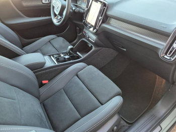 Photo 18 du bon plan VOLVO XC40 B3 163ch Ultimate DCT 7 occasion à 35990 €