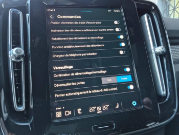 Photo 21 du bon plan VOLVO XC40 B3 163ch Ultimate DCT 7 occasion à 35990 €