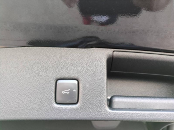 Photo 21 du bon plan FORD Kuga 2.5 Duratec 190ch FHEV E85 Vignale BVA occasion à 30100 €