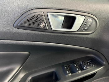Photo 11 du bon plan FORD EcoSport 1.5 EcoBlue 120ch ST-Line occasion à 16290 €