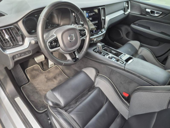 Photo 5 du bon plan VOLVO V60 T6 AWD 253 + 87ch R-Design Geartronic occasion à 33490 €