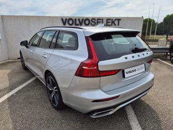 Photo 11 du bon plan VOLVO V60 T6 AWD 253 + 87ch R-Design Geartronic occasion à 33490 €