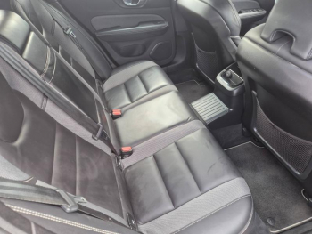 Photo 14 du bon plan VOLVO V60 T6 AWD 253 + 87ch R-Design Geartronic occasion à 33490 €
