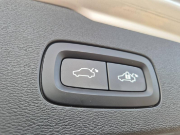 Photo 25 du bon plan VOLVO V60 T6 AWD 253 + 87ch R-Design Geartronic occasion à 33490 €