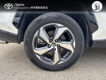 Photo 16 du bon plan TOYOTA RAV4 Hybride Rechargeable 306ch Design Business AWD occasion à 33990 €