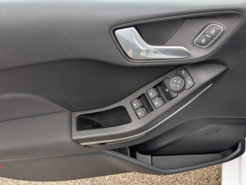 Photo 9 du bon plan FORD Fiesta 1.0 EcoBoost Hybrid 125ch Titanium Business Powershift 5p occasion à 17900 €