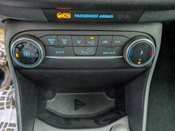 Photo 15 du bon plan FORD Fiesta 1.0 EcoBoost Hybrid 125ch Titanium Business Powershift 5p occasion à 17900 €