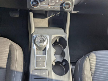 Photo 16 du bon plan FORD Kuga 2.5 Duratec 190ch FHEV E85 Titanium BVA occasion à 24900 €
