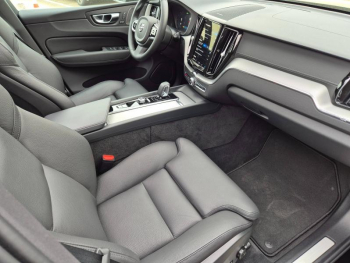 Photo 21 du bon plan VOLVO XC60 T6 Hybride Rechargeable 253 + 145ch Ultra Style Dark Geartronic 8 AWD occasion à 59900 €