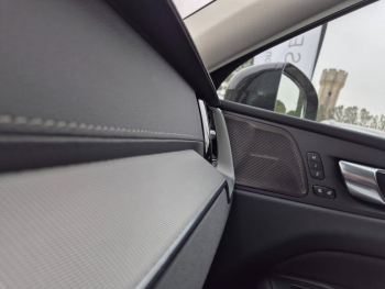 Photo 23 du bon plan VOLVO XC60 T6 Hybride Rechargeable 253 + 145ch Ultra Style Dark Geartronic 8 AWD occasion à 59900 €