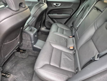 Photo 6 du bon plan VOLVO XC60 T6 Hybride Rechargeable 253 + 145ch Plus Style Dark Geartronic 8 AWD occasion à 56490 €