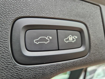 Photo 23 du bon plan VOLVO XC60 T6 Hybride Rechargeable 253 + 145ch Plus Style Dark Geartronic 8 AWD occasion à 56490 €