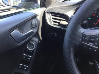 Photo 16 du bon plan FORD Fiesta 1.0 EcoBoost 95ch ST-Line 5p occasion à 12990 €