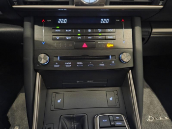 Photo 8 du bon plan LEXUS IS 300h Luxe occasion à 23900 €