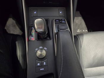 Photo 9 du bon plan LEXUS IS 300h Luxe occasion à 23900 €