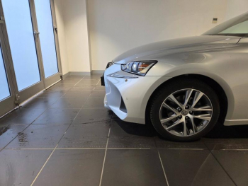 Photo 16 du bon plan LEXUS IS 300h Luxe occasion à 23900 €