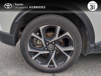 Photo 16 du bon plan TOYOTA C-HR 122h Collection 2WD E-CVT MY22 occasion à 23490 €