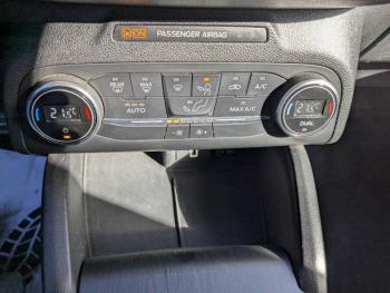 Photo 9 du bon plan FORD Focus 1.0 EcoBoost 125ch ST-Line BVA occasion à 15890 €