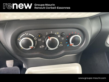 Photo 17 du bon plan RENAULT Twingo 1.0 SCe 70ch Limited 2017 BoÃ®te Courte occasion à 8990 €