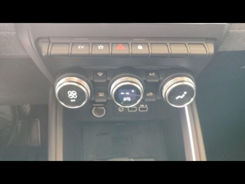 Photo 18 du bon plan RENAULT Clio 1.6 E-Tech 145ch full hybrid Techno - 24 occasion à 23490 €