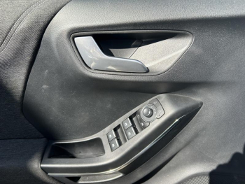 Photo 6 du bon plan FORD Puma 1.0 EcoBoost 125ch S&S mHEV Titanium Powershift occasion à 22440 €