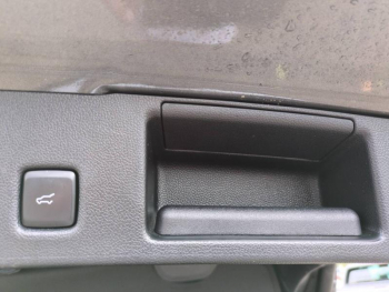 Photo 22 du bon plan FORD Kuga 2.5 Duratec 190ch FHEV E85 ST-Line X BVA occasion à 27000 €