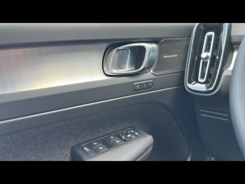 Photo 20 du bon plan VOLVO XC40 B3 163ch Plus DCT 7 occasion à 42900 €