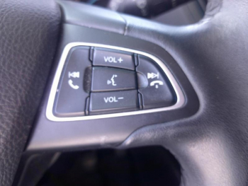 Photo 9 du bon plan FORD Kuga 2.0 TDCi 150ch Stop&Start Titanium 4x2 Euro6.2 occasion à 17900 €