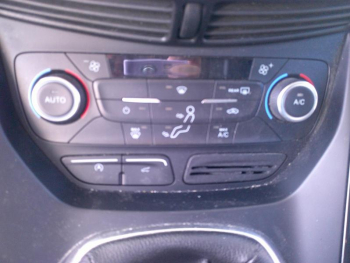 Photo 12 du bon plan FORD Kuga 2.0 TDCi 150ch Stop&Start Titanium 4x2 Euro6.2 occasion à 17900 €