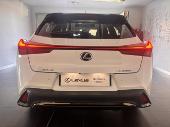 Photo 5 du bon plan LEXUS UX 250h 2WD F SPORT MY19 occasion à 25890 €