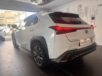 Photo 6 du bon plan LEXUS UX 250h 2WD F SPORT MY19 occasion à 25890 €