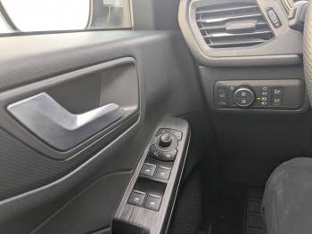 Photo 13 du bon plan FORD Kuga 2.5 Duratec 190ch FHEV E85 Graphite Tech Edition BVA occasion à 34600 €