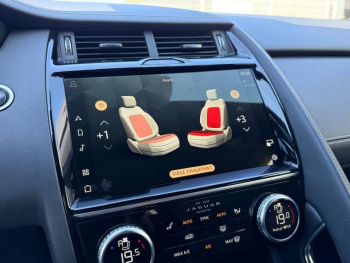 Photo 18 du bon plan JAGUAR E-Pace P300e PHEV R-Dynamic S BVA AWD occasion à 41990 €